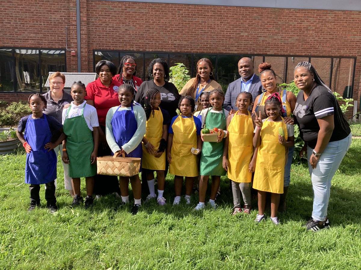 Cynthia BriscoeBrown (@cynthiabriscoeb) on Twitter photo Learning is hands- and foots-on <a href="/FickettES/">APS Fickett ES</a>! The garden provides produce & eggs for the whole community while kids practice academic & social skills. <a href="/PrincipalBGrant/">Benita Grant</a> <a href="/apsupdate/">ATL Public Schools</a> <a href="/BOEAPS/">Atlanta Board of Education</a> <a href="/apssupt/">Dr. Bryan Johnson</a> Learning is hands- and foots-on <a href="/FickettES/">APS Fickett ES</a>! The garden provides produce & eggs for the whole community while kids practice academic & social skills. <a href="/PrincipalBGrant/">Benita Grant</a> <a href="/apsupdate/">ATL Public Schools</a> <a href="/BOEAPS/">Atlanta Board of Education</a> <a href="/apssupt/">Dr. Bryan Johnson</a>