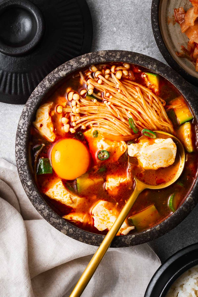 I love this Korean tofu stew so much, I make it almost weekly, winter or summer! It takes 25 minutes and it's so comforting and delicious.

#RecipeOfTheDay #foodblogger 

nonguiltypleasures.com/korean-soft-to…