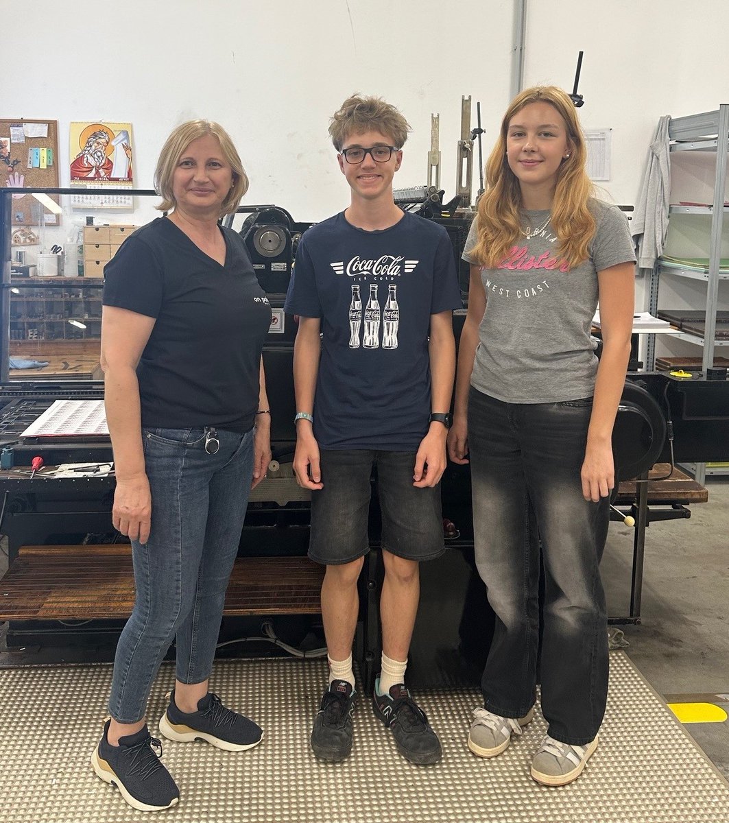 Over the last three weeks, we have had great help from our two young interns Johanna and Theo. It's a pleasure to see how motivated young people can actively support our production team.  #younggeneration #bloodirradiation #TransfusionMedicine #bloodbank  #serumeyedrops #SED