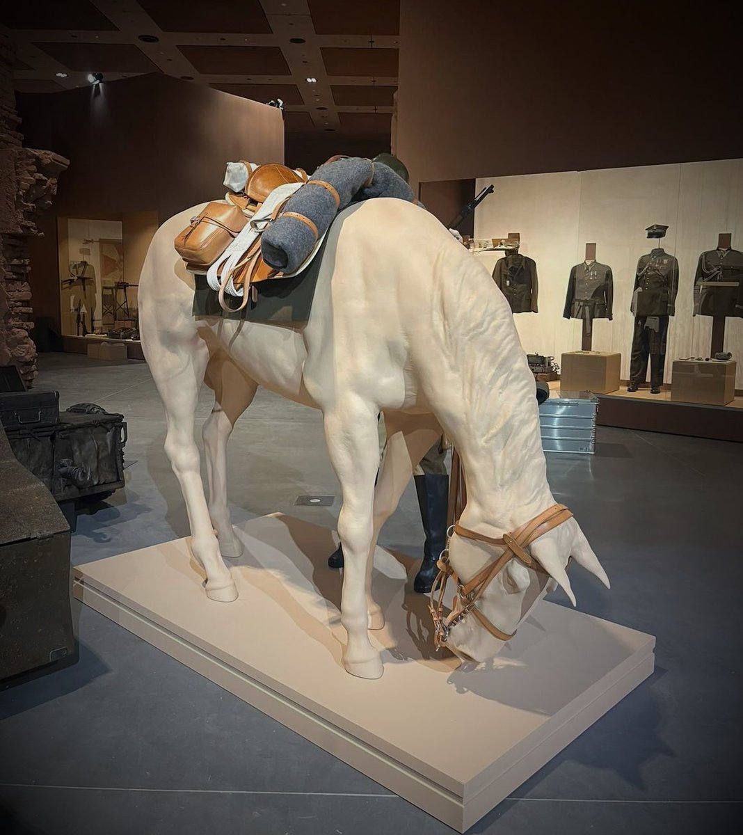 Large format 3D printing is the perfect tool to create unique pieces. One of our Polish clients 3D printed 14 horses for a museum and each horse had a different pose. That is where 3D printing comes in. All horse had a unique shape, ideal for 3D printing.