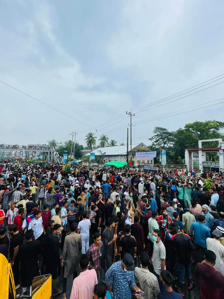_spicygirl__'s tweet photo. How will you stop this flood of people??

📍Maijdi, Noakhali
     
STEP DOWN FASCIST HASINA https://t.co/PSfLTxuIvp