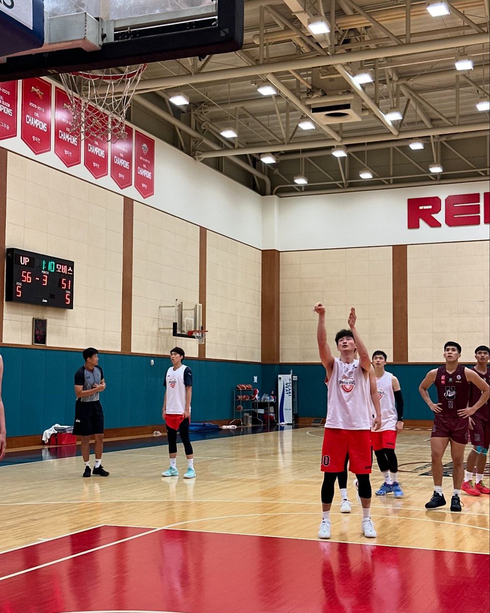 nong9yan's tweet image. 📸 필리핀 대학 UP팀과 연습경기 스케치

선수들에게 응원의 댓글 부탁드립니다

⏰ 다음 연습경기는 8월 6일 화요일 16:00, 용인체육관에서 진 행됩니다
#현대모비스 #용인체육관 #KBL #프로농구 #농구

그렇다네요 ( ◡̉̈ )