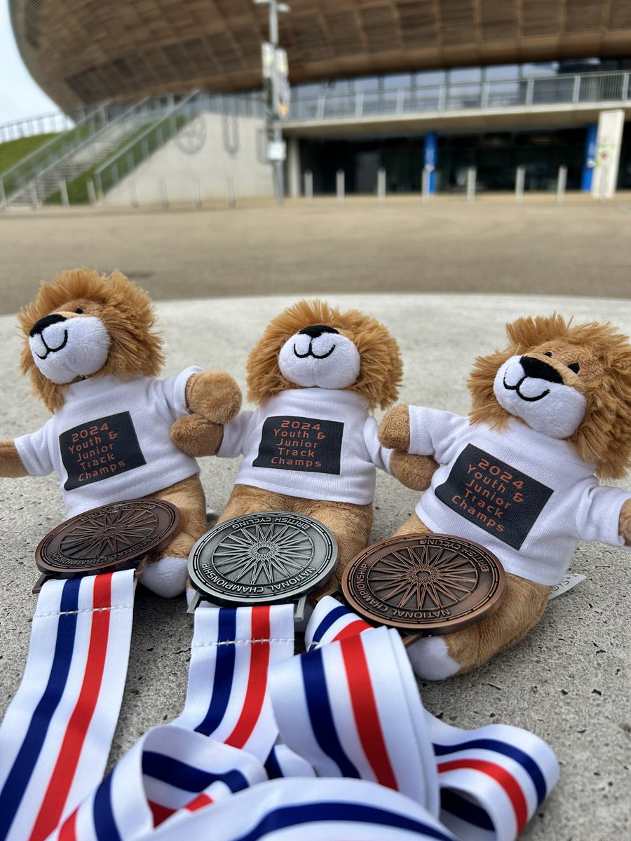 Stuart Davies (@stuartdavies72) on Twitter photo 🔴⚪️🔵National Track Champs 2024.
Not too shabby for a mountain biker…
Thanks for all your support this week <a href="/BeicioCymru/">Beicio Cymru</a>
<a href="/VeloMyrddinCC/">Velo Myrddin CC...powered by Y Beic</a> 🔴⚪️🔵National Track Champs 2024.
Not too shabby for a mountain biker…
Thanks for all your support this week <a href="/BeicioCymru/">Beicio Cymru</a>
<a href="/VeloMyrddinCC/">Velo Myrddin CC...powered by Y Beic</a>