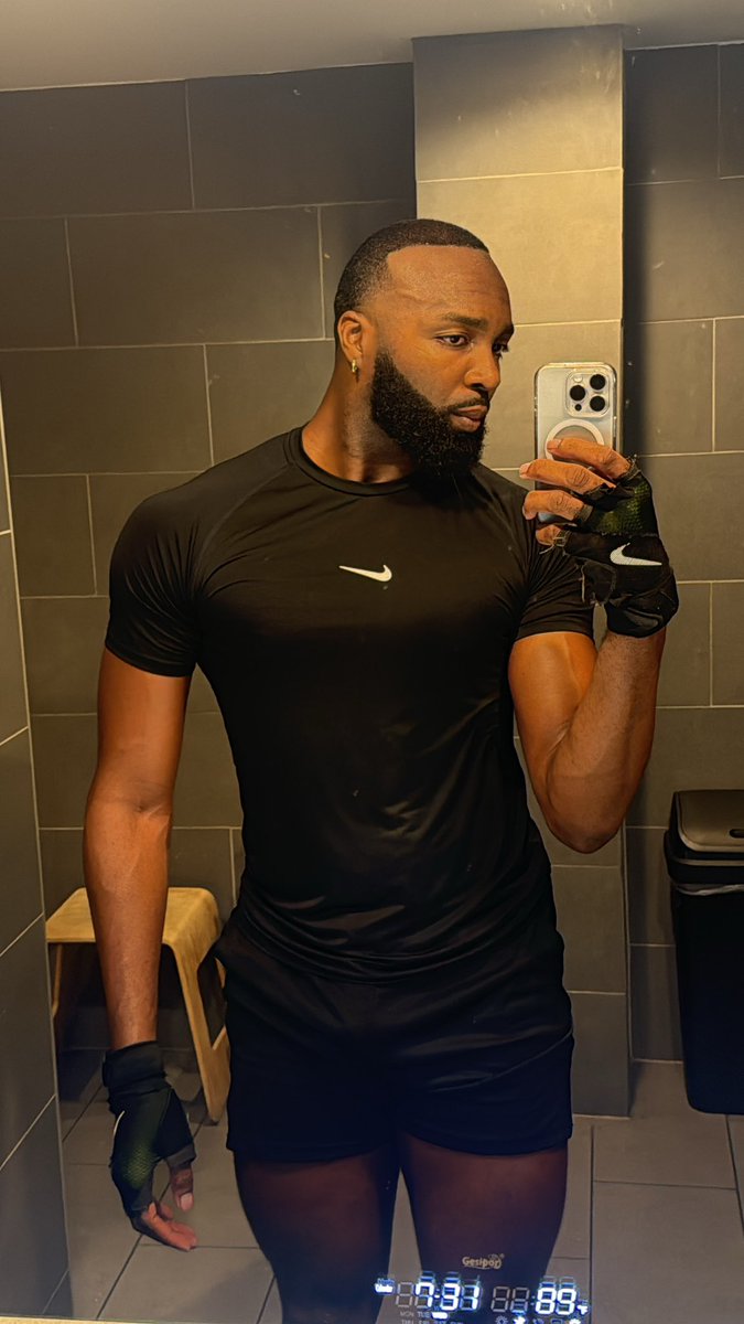 CeesView's tweet image. Early mornings in that man gym.