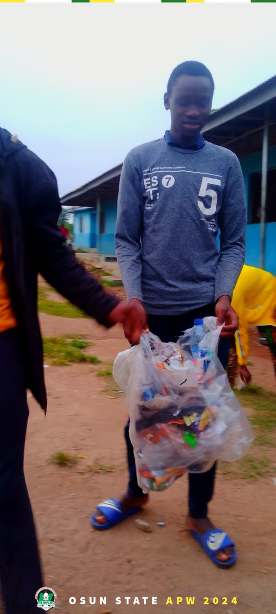 osun_amsa's tweet photo. AMSA OSUN STATE APW WELFARE VISITATION 

Community Service and Waqar-e-amal.

#APW '24
#amsaosunstate https://t.co/J98B06WlLh