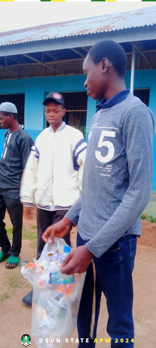 osun_amsa's tweet photo. AMSA OSUN STATE APW WELFARE VISITATION 

Community Service and Waqar-e-amal.

#APW '24
#amsaosunstate https://t.co/J98B06WlLh