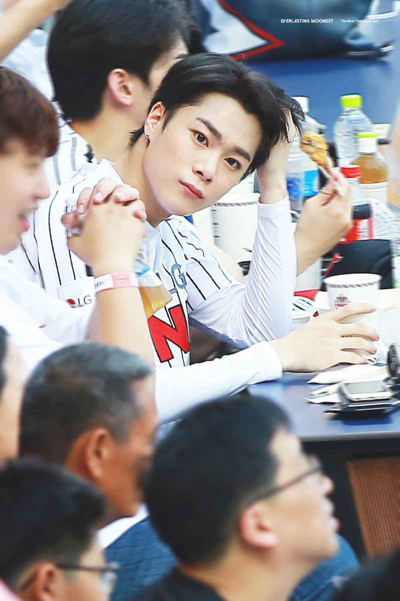 whenmoonbin's tweet image. #MoonbinOnThisDay
170802

when moonbin in LG Twins 💖
#MOONBIN #문빈