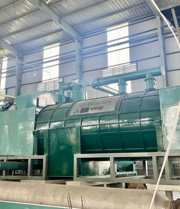 AusCGHCMC's tweet photo. #MekongDelta 🇻🇳 women are leading on clean energy + carbon credit initiatives. Great to visit The Green Solutions’ 🌿Green Hydrogen project in Trà Vinh + 🇦🇺#DFATbpp biochar project in Đồng Tháp! 🪷💪@uniofadelaide #HCMUT #Biocare @unwomenvietnam
#AusSEAInvested @AusAmbGender https://t.co/NSqZZh3z8d