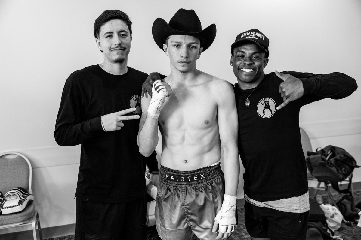 JukeStrat's tweet photo. This past June, our co-founder @DavidMMTaffet, was embedded backstage and ringside for some intense Muay Thai competition organized by @royalcombatpromotions in Los Angeles. Unsurprisingly, he took some kickass photos that reel you into the unfolding drama. https://t.co/ao2yy8k4XE