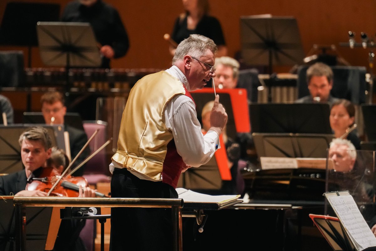 The Hallé tweet media