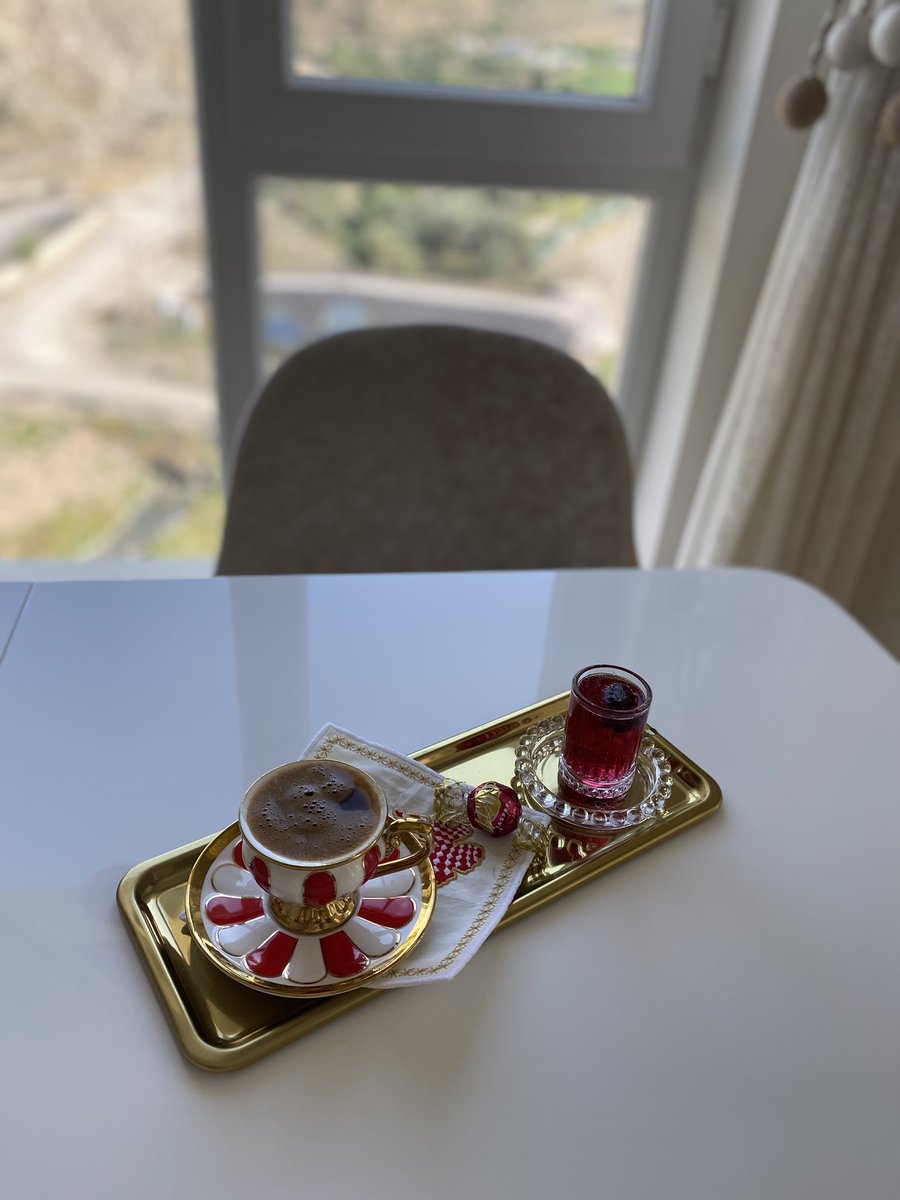 melikeserinn's tweet photo. İnstagrama kahve story’si atamadım buraya atiyim bari Hayırlı cumalar ssjsjsjsk https://t.co/TSBRcxGm6X