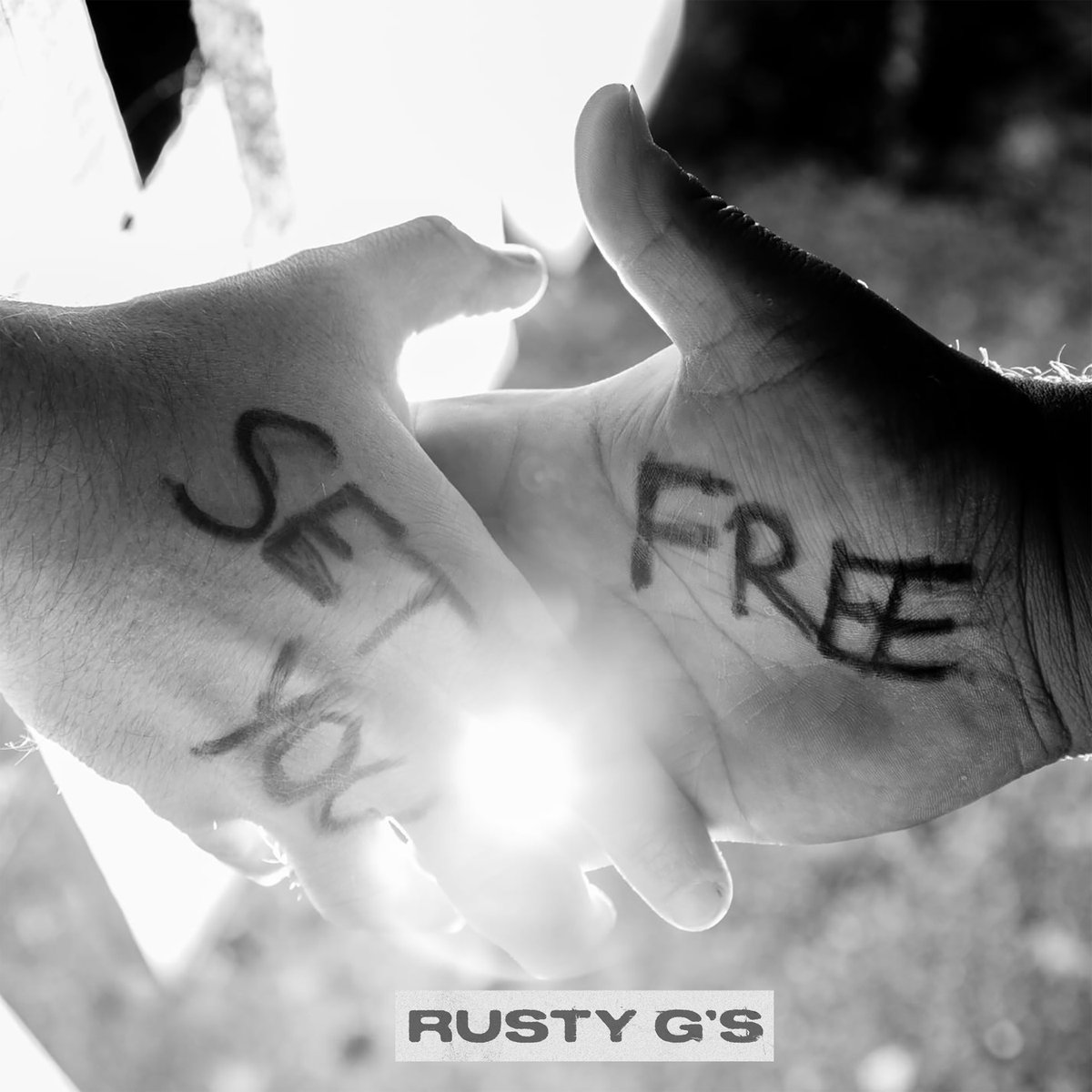 The great new single from Rusty G's 'Set You Free' from the amazing eponymous LP!

Apple - music.apple.com/gb/album/set-y…
Spotify - open.spotify.com/album/4jAwYe0N…
Amazon - amazon.co.uk/music/player/a…

<a href="/Rustygs/">Rusty G's</a>
⁩"Energetic Grunge Infused Alternative Rock Band Hailing from UK."- John's Music Zone