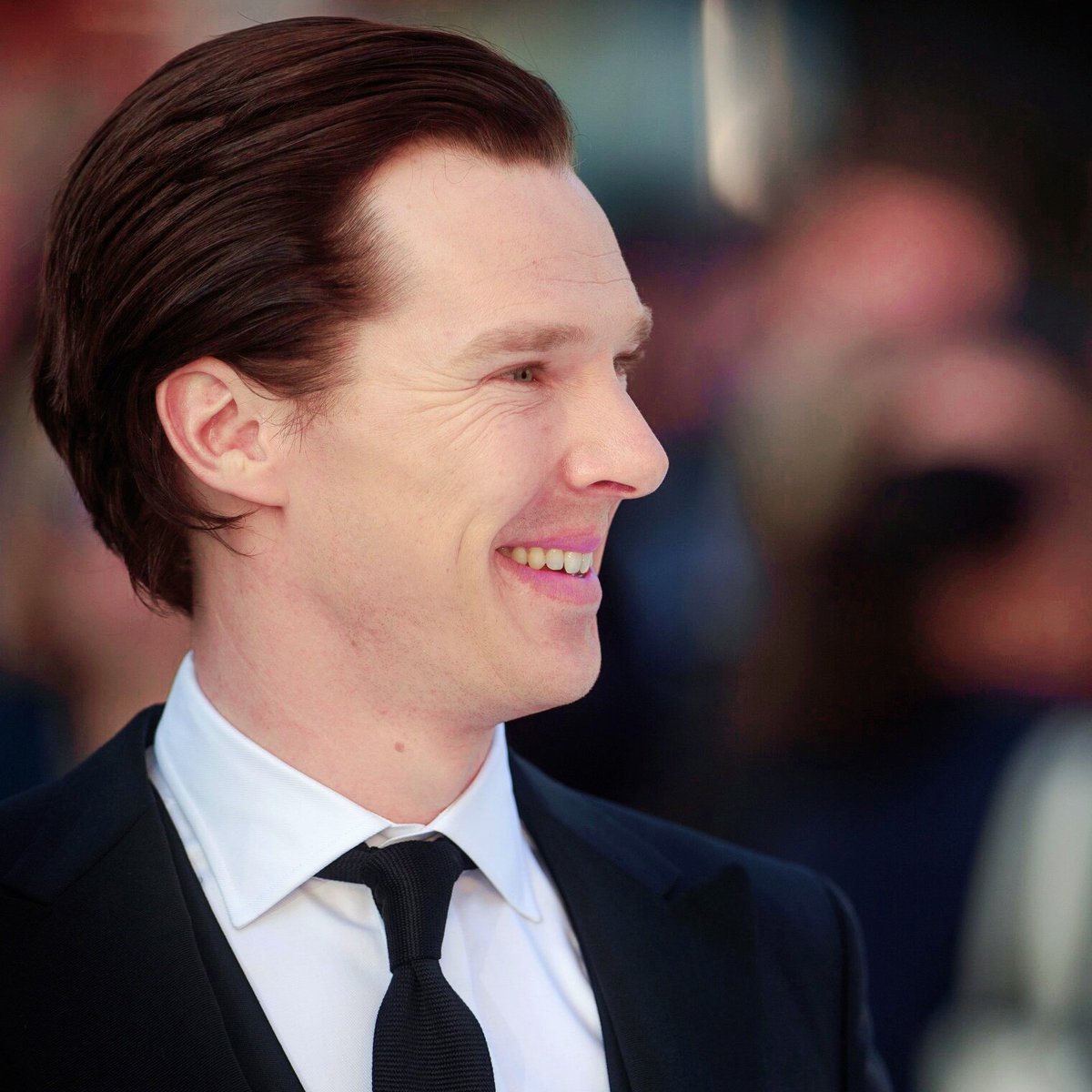 ChocolateElise_'s tweet photo. His smile beckons and burns with its warmth (in a good way😸)🌸🩷
#BenedictCamberbatch https://t.co/F3bKG2e3rO