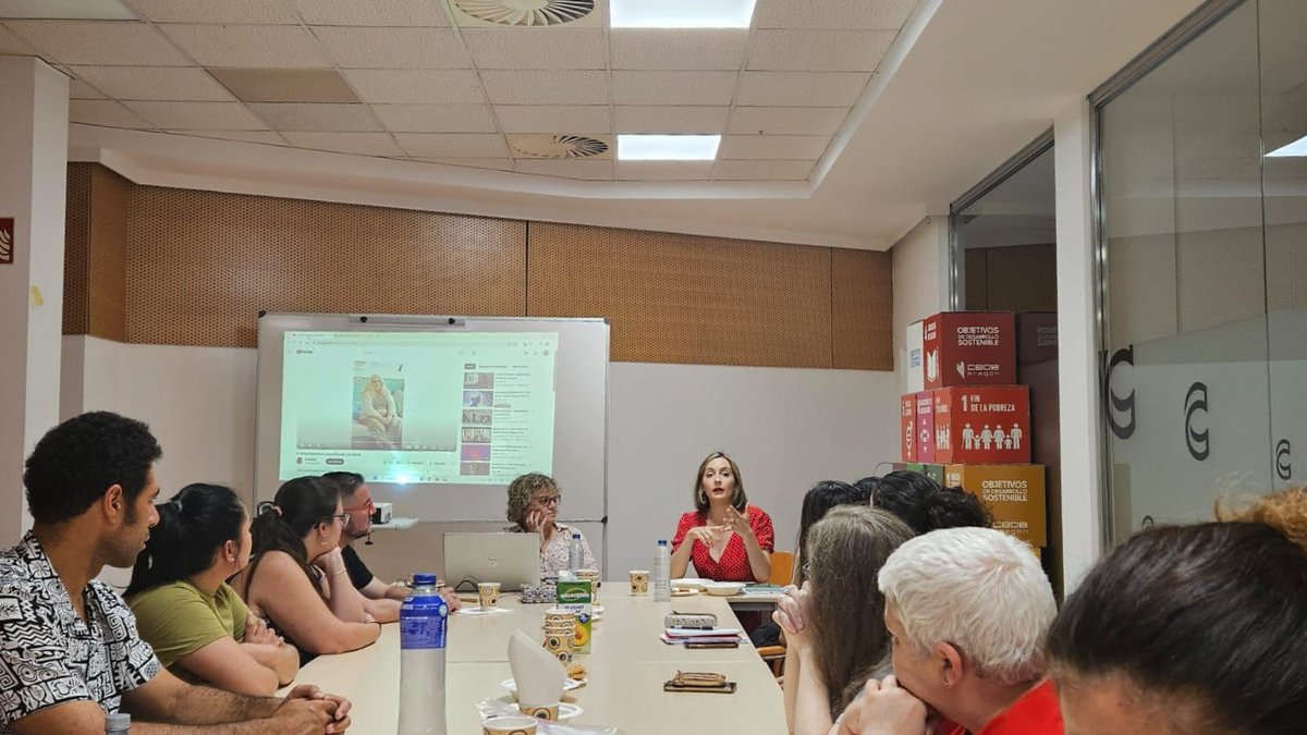 📢Nuestra presidenta @MValenciaBetran ha participado en una tertulia de #CertificadodeIgualdad de Género junto a <a href="/CEOEAragon/">CEOEAragon</a> <a href="/Inaempleo/">Inaem</a> <a href="/Arainnova_/">Arainnova</a> para hablar sobre salud sexual de #personascondiscapacidad con #perspectivadegenero
Modera <a href="/GemmaSinuesV/">Gemma Sinués Valero</a>
¡Gracias por la invitación!