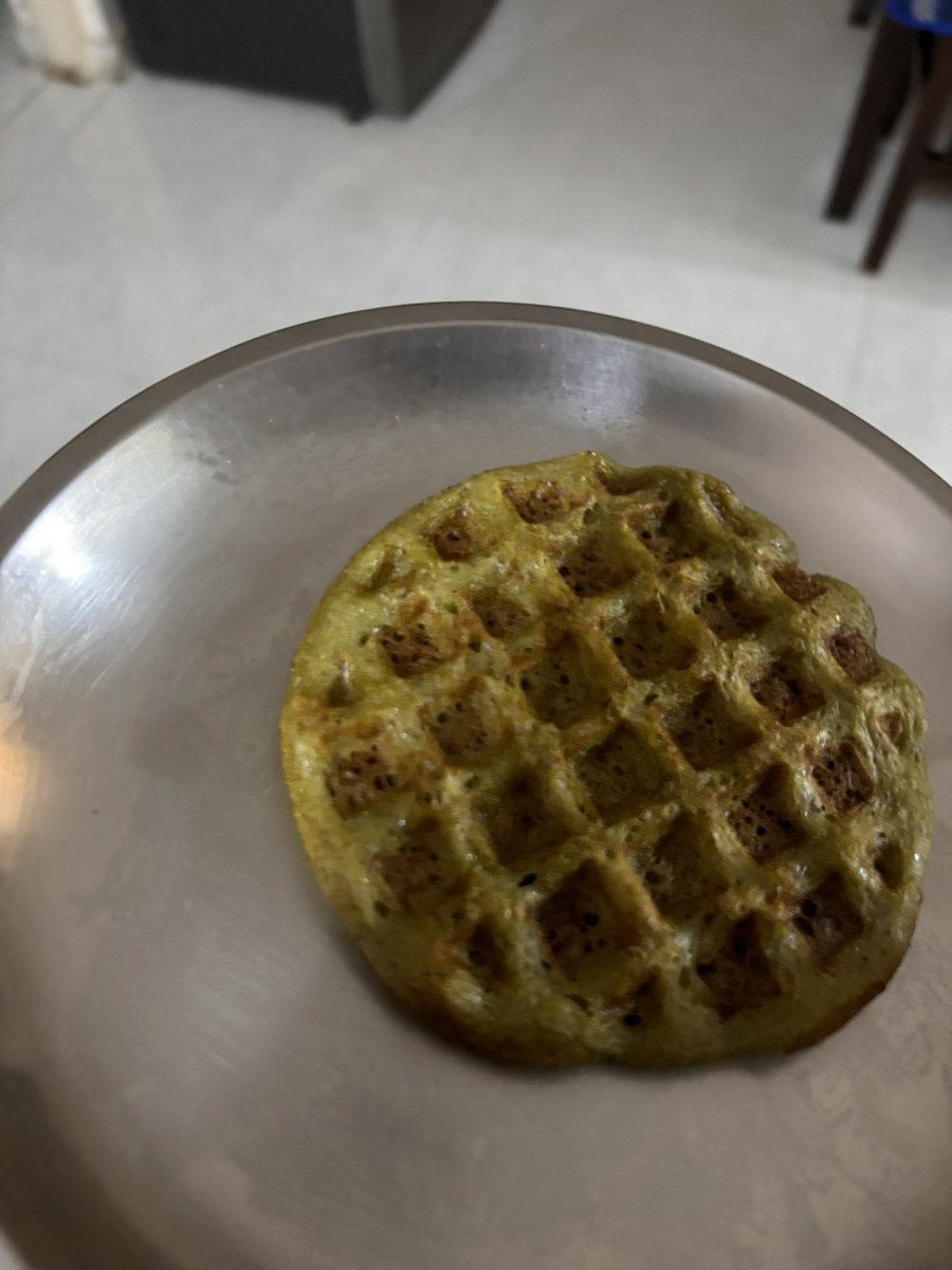 gcmouli's tweet image. Coriander Dosa waffle. (Dosa batter + coriander + ground spices). Spray oil on mini waffle maker (just bought today from Amazon). Pour batter. Open 7 min later. Yummax.