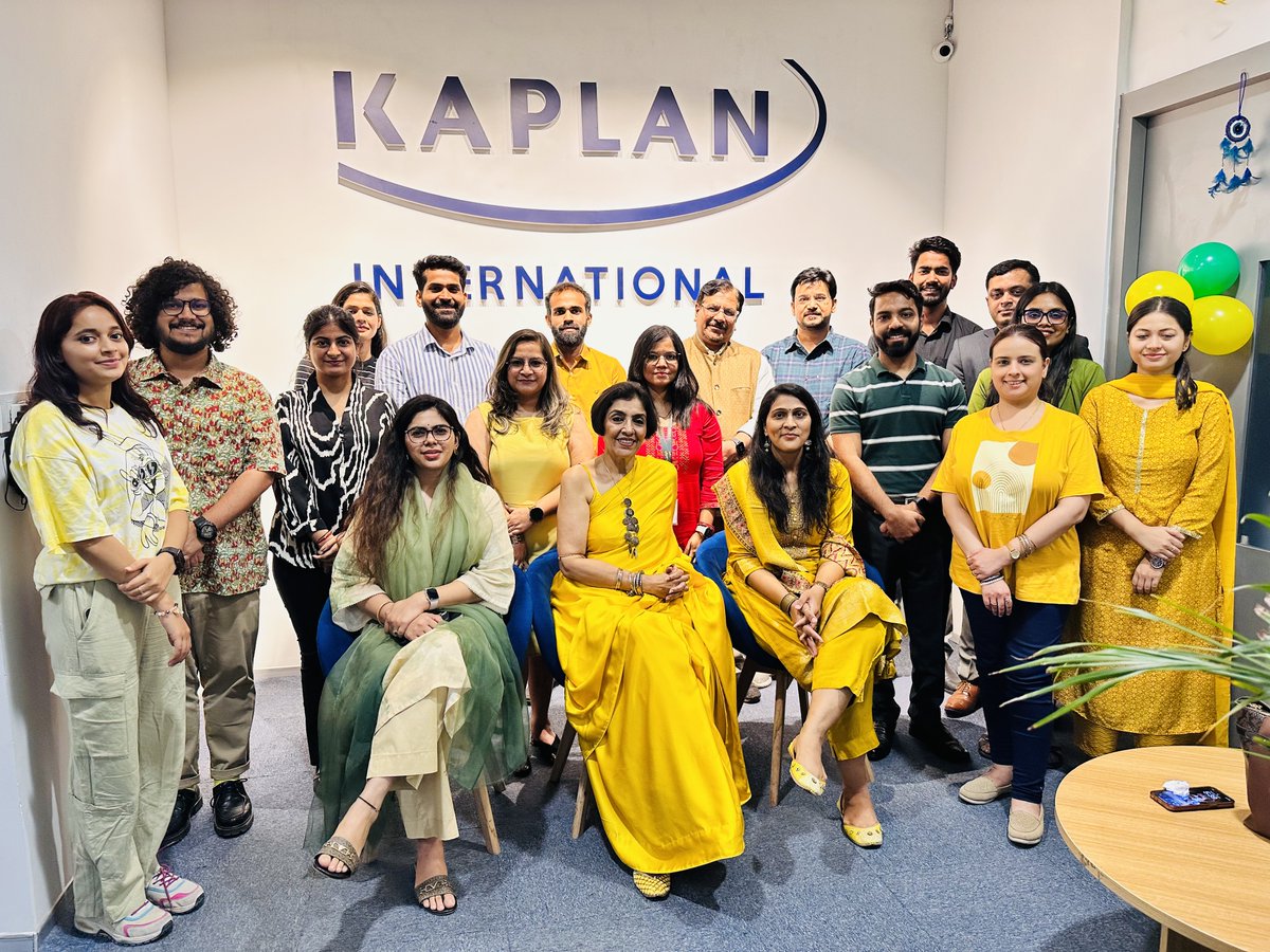 KPathwaysIndia's tweet photo. 🎉 What a day! We had an amazing @uoregon launch party at our office yesterday. 🦆✨

Swipe through to see the highlights and join us in celebrating this exciting new chapter. 🌟

#UniversityOfOregon #LaunchParty #Education #Partnerships #KaplanPathways https://t.co/4vQvZRYdPj