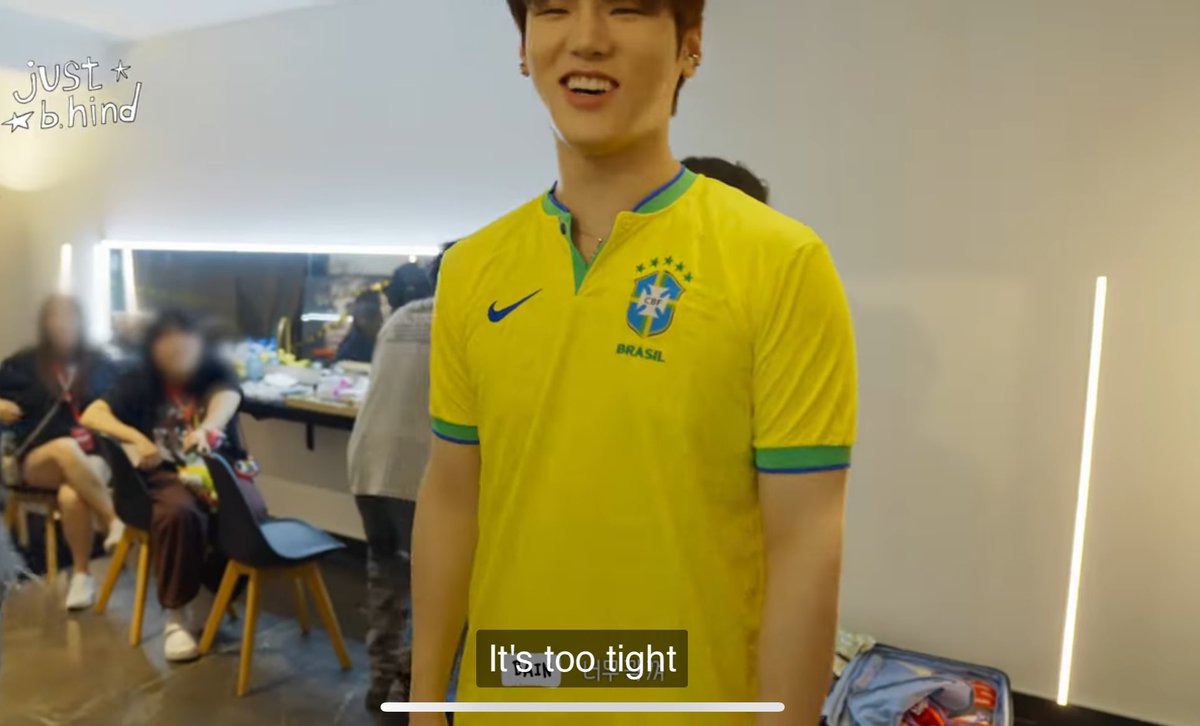 burnenmly's tweet image. Sorry Bain, we buy just one size for everyone ㅠㅠ