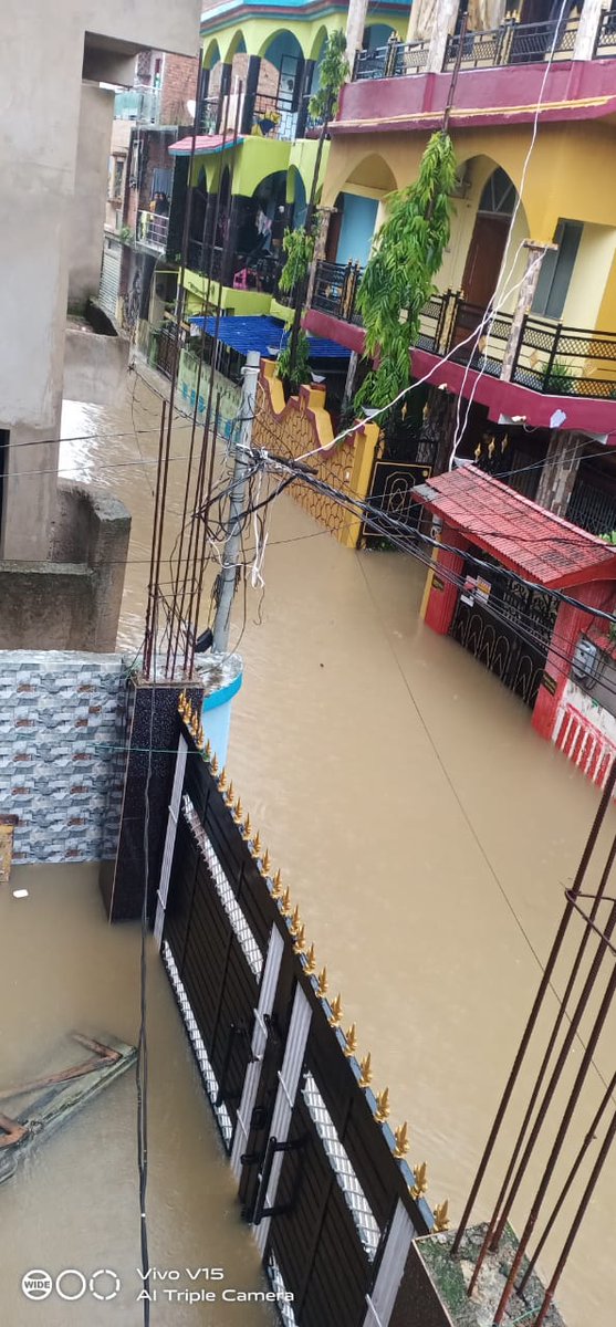 mehbub08's tweet photo. #SOS

Flood like situations in Bariatu Sattar Colony Lane 5A

Need Urgent action.

@DC_Ranchi 
@WeAreRanchi 
@rmccommissioner 
@HemantSorenJMM https://t.co/4vUxrCmz9s