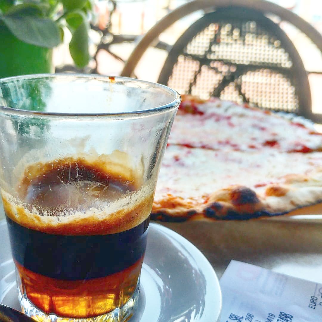 La bellezza delle cene estive  😋   

Ph. @comeigattigrossi

#morettadifano#MorettaFanese #Fano