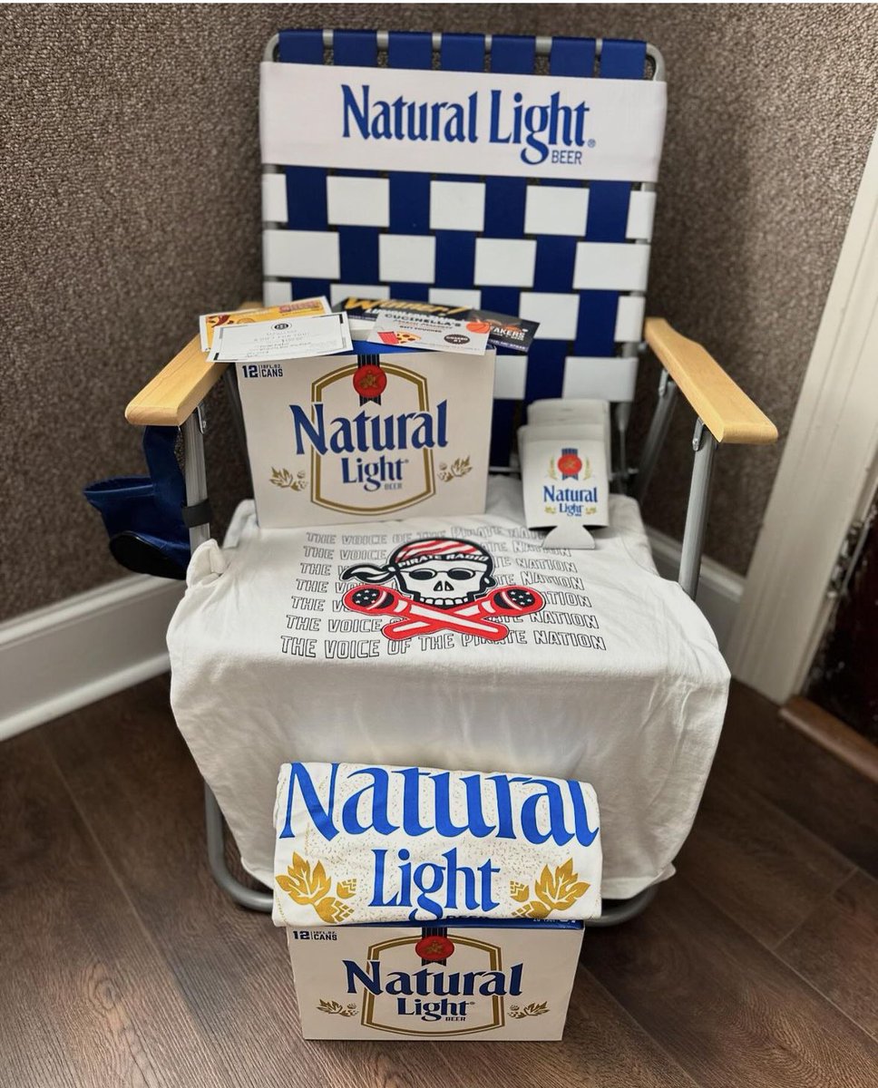 PR927FM's tweet photo. 🚨GIVEAWAY ALERT🚨
RT &amp; FOLLOW @PR927FM for a chance to win:
-Natural Light Beach Chair, Beer &amp; Swag
-Pirate Radio Swag
-Over $150 in gift cards 
21 &amp; older only
#FreeBeerFriday #Stations4Winners🏴‍☠️ https://t.co/kv8ODMNyLf
