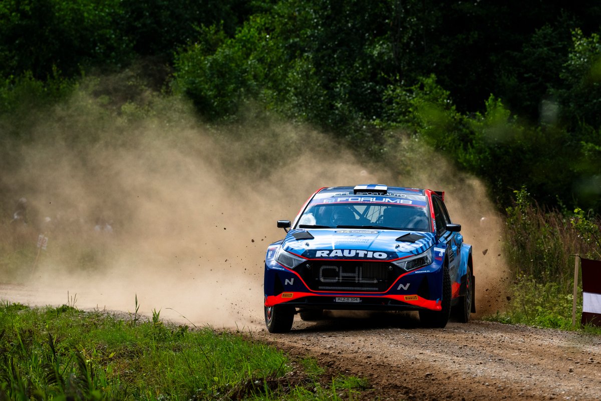 First loop of stages done in the Friday edition of Rally Finland 👋 The conditions are super tricky. In one corner there's sunshine and on the next one it's pouring like hell 😅 The times are still pretty ok and of course it's hard not to enjoy these amazing stages!

#WRC2