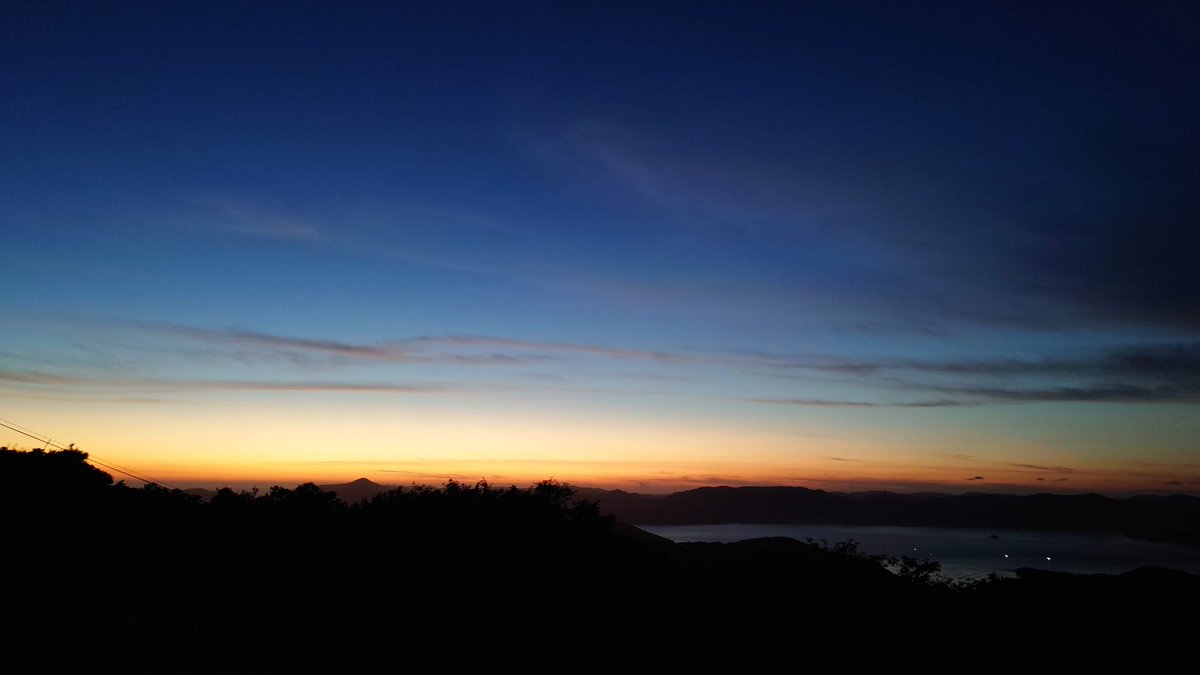 taku_ja6rpj's tweet image. 先週末は移動運用の際に美しい日の入り、日の出が見られて幸いだった。一晩泊まり込んでの移動運用時の醍醐味でもある。一眼レフも持ってくれば良かったかな…。#Xperia5ii