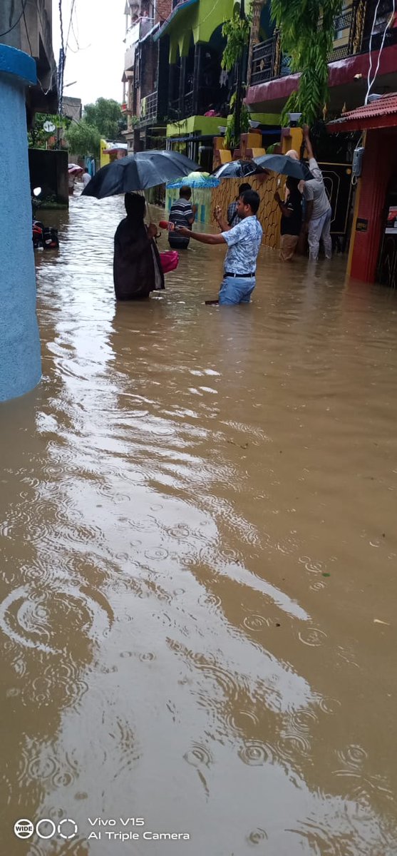 mehbub08's tweet photo. Very dangerous flood like situation in Bariatu Sattar Colorny Lane No 5A (Jora Talab)
People struggling!

Urgent Help needed
@rmccommissioner
@DC_Ranchi 
@HemantSorenJMM
@SethSanjayMP 
@samrilal 
@WeAreRanchi 
@prabhatkhabar 
@RanchiNews36 
@KashishBihar https://t.co/IUILHnFLW1