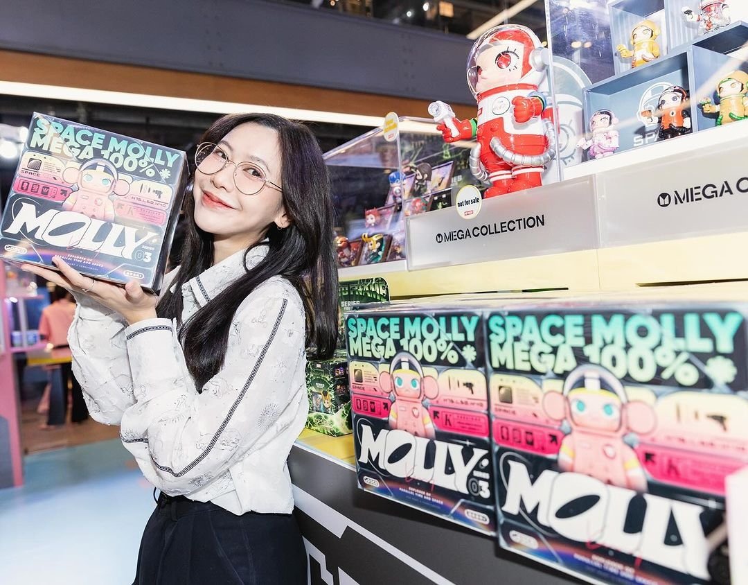 P_Kuma_'s tweet photo. Molly Space~ ถูกใจน้องเค้าสุดๆ 🤩 #NoeyKanteera #popspace #POPMARTTHAILAND https://t.co/9qm47FALGl
