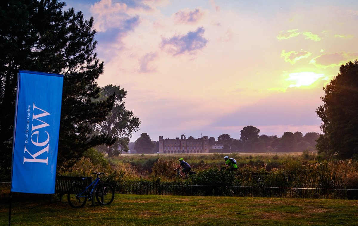 BenJonesPicEd's tweet photo. Kew Summer Cycle 2024 🚴‍♀️
@kewgardens #KewGardens #SummerCycle #fujifilmx100vi #fujixseries #fujiphotography #fujifilmxseries #photography #Nature #Weather #London #botanical #Sunset #BritishWeather #RoyalBotanicGardens #kewsummercycle #kewgardenssummercycle #SyonHouse #SyonPark https://t.co/EZYeuSX4ak