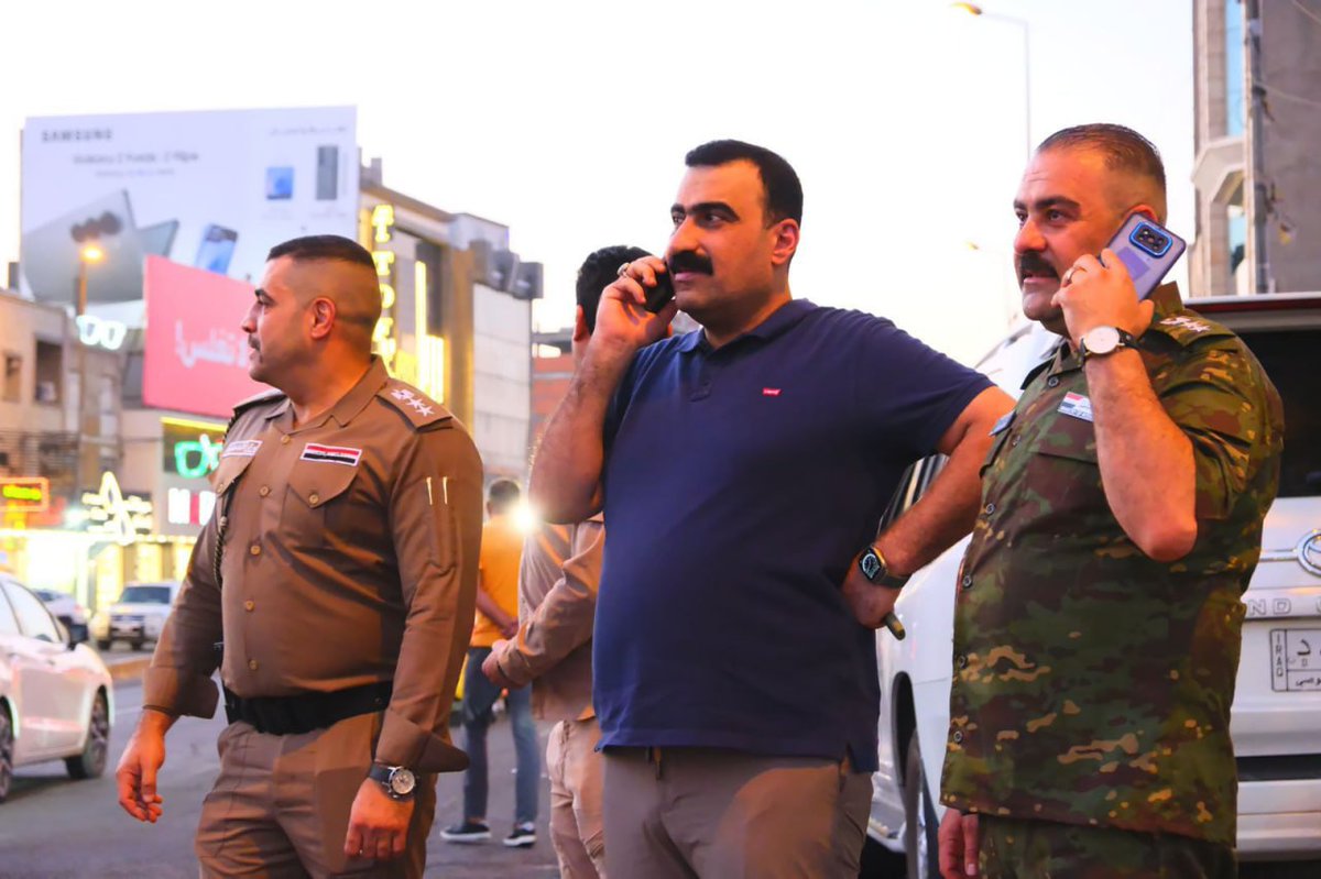 أمانة بغداد تطلق حملة لمحاسبة أصحاب الكراجات الوهمية وتعتقل (36) مخالفا في منطقة المنصور

أمانة بغداد: المخالفون يقومون بابتزاز المواطنين أصحاب العجلات لاستحصال مبالغ مالية مقابل صف عجلاتهم امام عيادات الأطباء والمطاعم