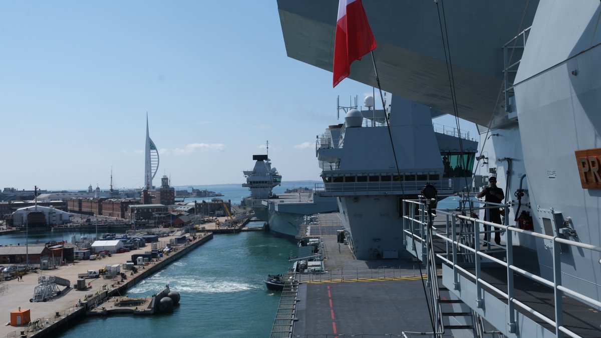 HMS Prince of Wales tweet media