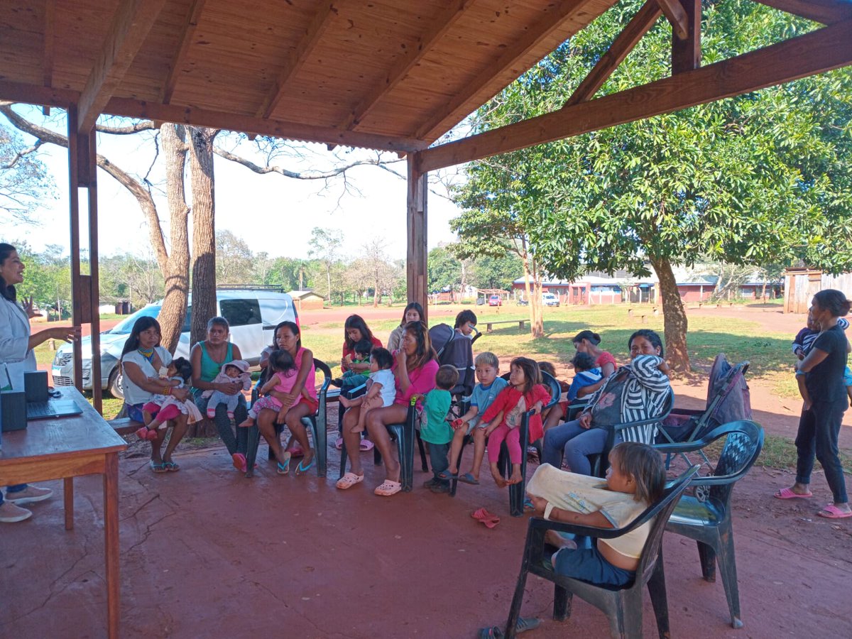 SaludMisiones's tweet photo. ❗Actividad en terreno comunidad Mborore

En el marco de la Semana de la lactancia materna se realizaron charlas en sala de espera Caps Mborore con Lic en obstetricia y en Iriapu con la dra Marina Pérez 🤱

#GobiernodeMisiones #HagamosQueLaSaludCrezca https://t.co/4tf3gj435j