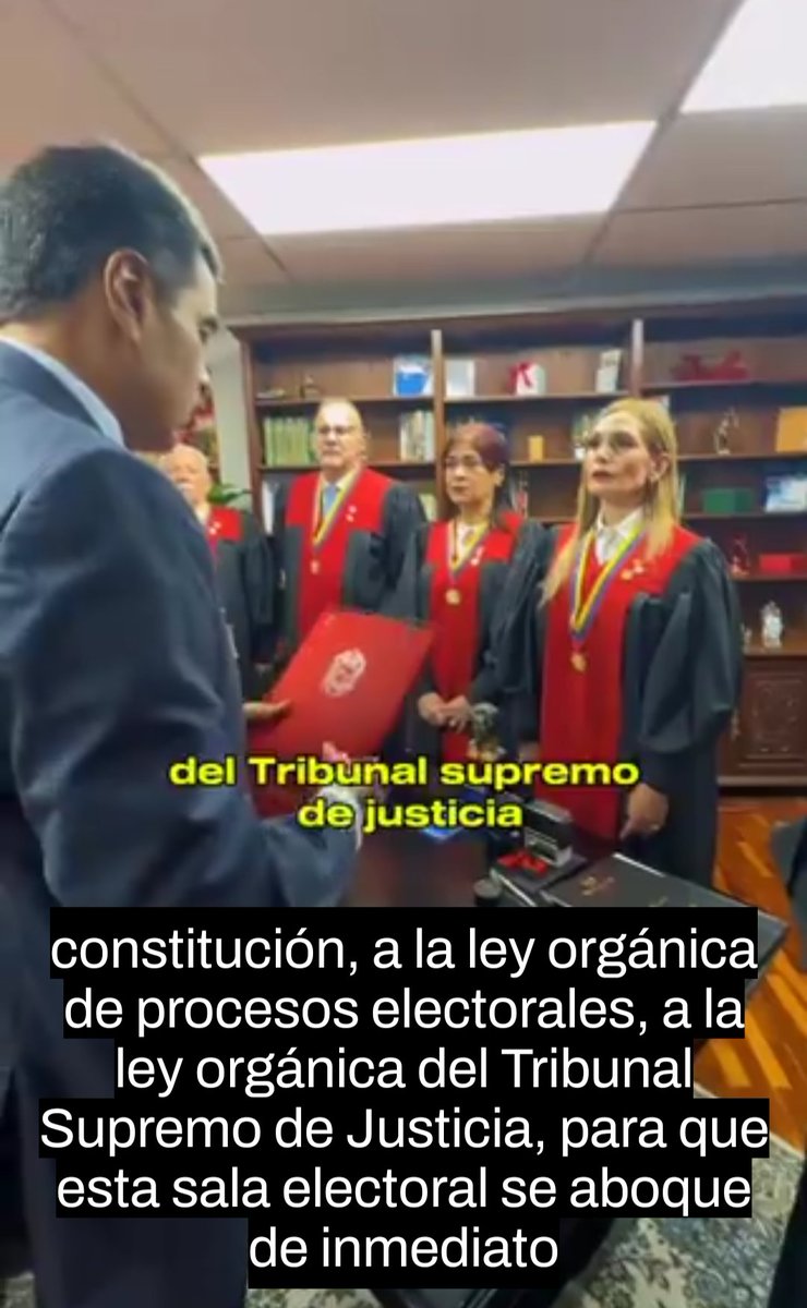 Esto si es una película en Venezuela, se llama "independencia del poder"