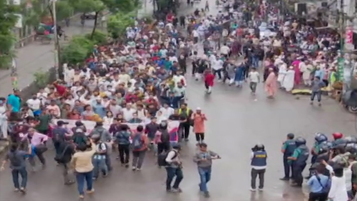 ঢাকার একাধিক স্থানে আন্দোলনকারীদের গণমিছিল, সায়েন্সল্যাবে সড়ক অবরোধ