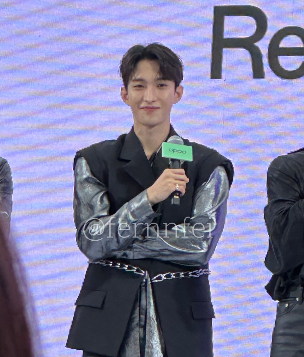 페이 tweet media