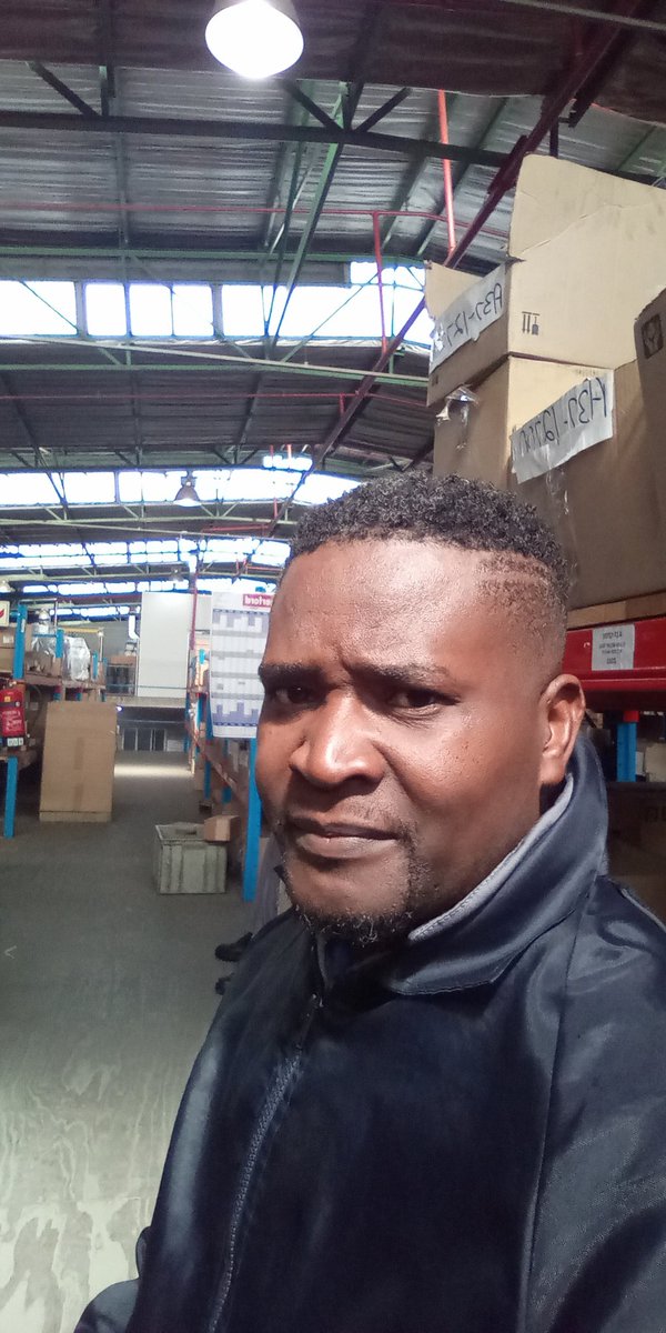 1974-1984 show yourselves here, aai we are getting older. 🤧
Work selfie 😎