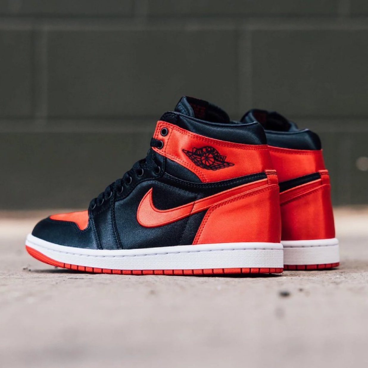 SNKR TWITR on X AD WMNS Jordan Retro 1 High OG Satin Bred on sale at 126 via ASOS US Shop https t IMhu8Lswqk https t zoECVSnsJ4 X