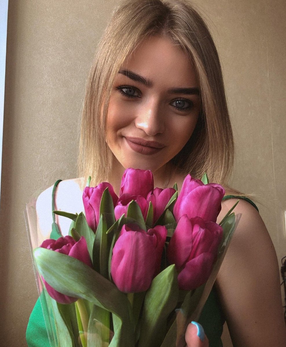 Catherine Evans tweet media