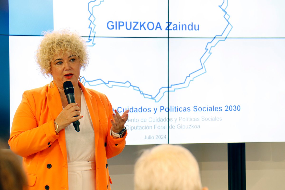 Gaur goizean mendekotasuna, inklusioa eta desgaitasuna hizpide izan ditugu Gipuzkoako eragile eta elkarte ezberdinekin egindako lan-bileran.

Lankidetzan jarraitzen dugu aurrera begirako zerbitzuak diseinatzen, pertsona guztien bizi-kalitatea eta ongizatea hobetzeko.