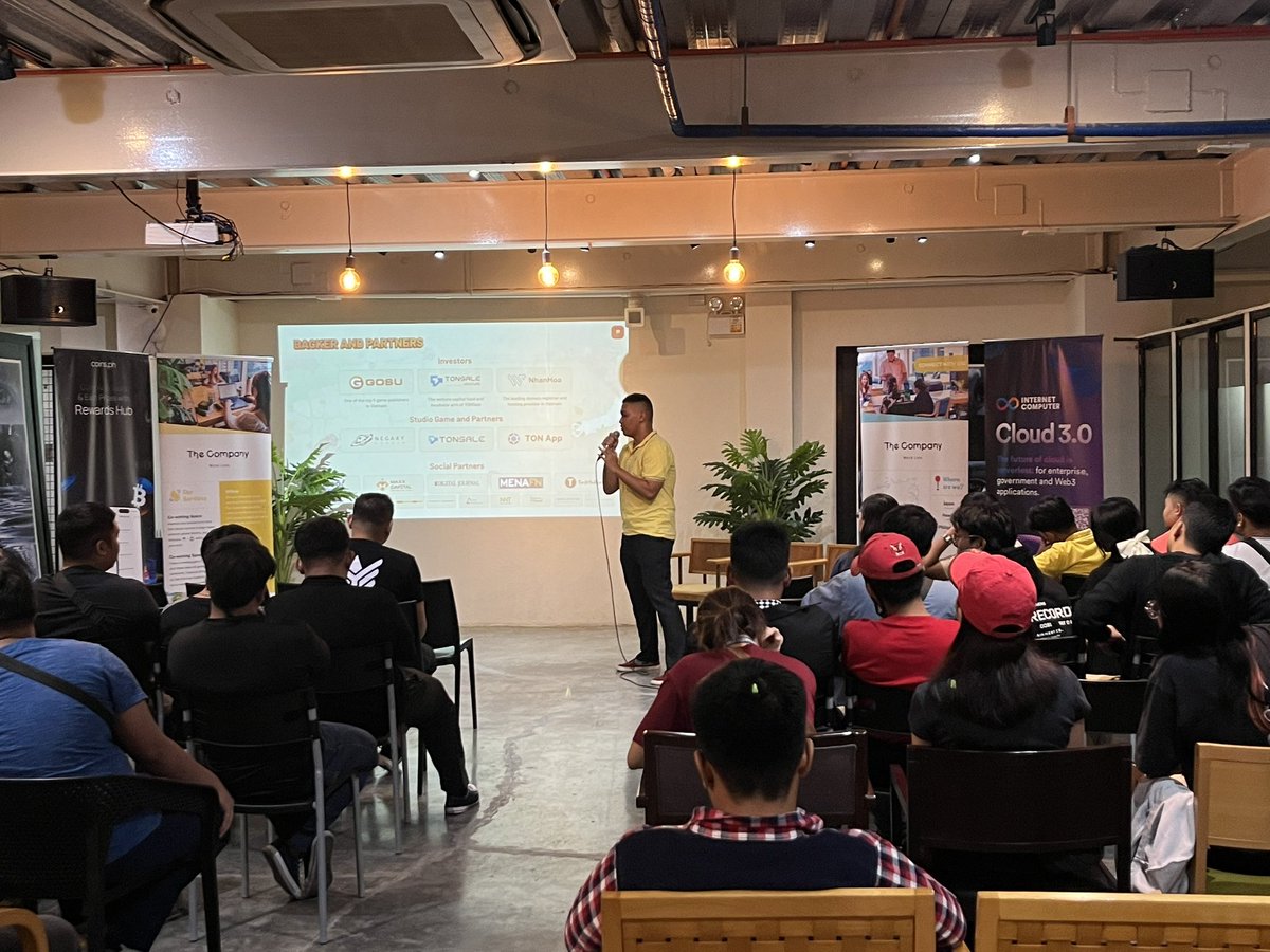 web3Cebu's tweet photo. @Raynon177 is currently sharing about one of the hottest TON Blockchain game @SnakeTON_Game
People from Philippines especially Cebu are learning more about this snake game ๐
#snaketon https://t.co/VA8lM8CD4E