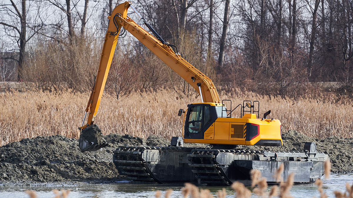Oletko suunnittelemassa rannan ruoppausta?

Ruoppaus vaatii hyvää etukäteissuunnittelua, ilmoituksen ELY-keskukseen ja jossain tapauksissa myös luvan aluehallintovirastosta. 

Ruopata voi pääsääntöisesti vain 1.9.-30.4.

Lue ruoppausvinkit: ely-keskus.fi/-/aiotko-ruopa…
