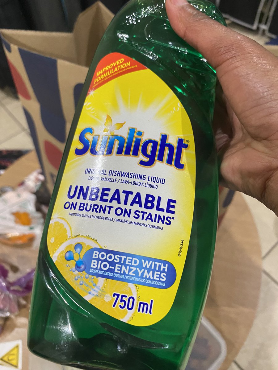 Ohnee23's tweet image. I placed an order last night from @PicknPay through MrDelivery. I received everything I paid for, along with an extra Sunlight dishwashing liquid that I wasn't charged for. Could you please confirm if this was a mistake?