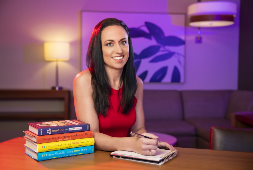 bindiya_ganatra's tweet photo. "Many women think perfectionism is a badge of honor. But expecting more from yourself than you’re able to give is a serious issue that can prevent you from living a fulfilling life."

— @AmyMorinLCSW's book 13 𝘛𝘩𝘪𝘯𝘨𝘴 𝘔𝘦𝘯𝘵𝘢𝘭𝘭𝘺 𝘚𝘵𝘳𝘰𝘯𝘨 𝘞𝘰𝘮𝘦𝘯 𝘋𝘰𝘯'𝘵 𝘋𝘰 https://t.co/w2cXSw3WZ1