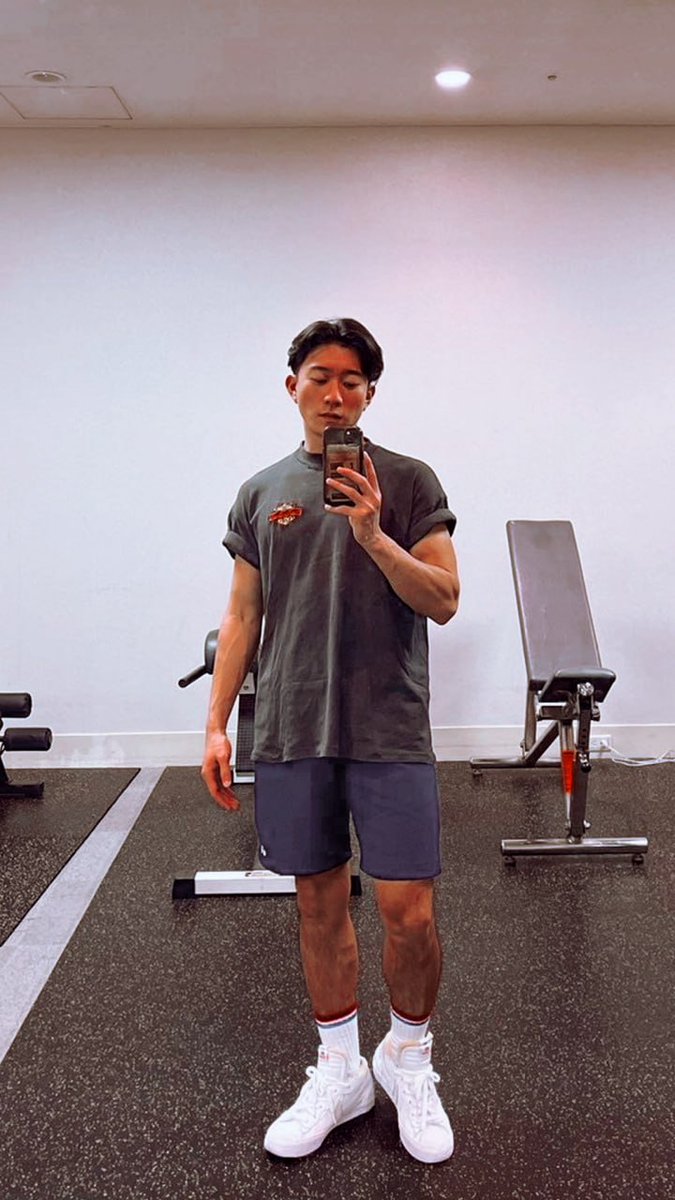 Fotinha pra provar que sou um anão bombado