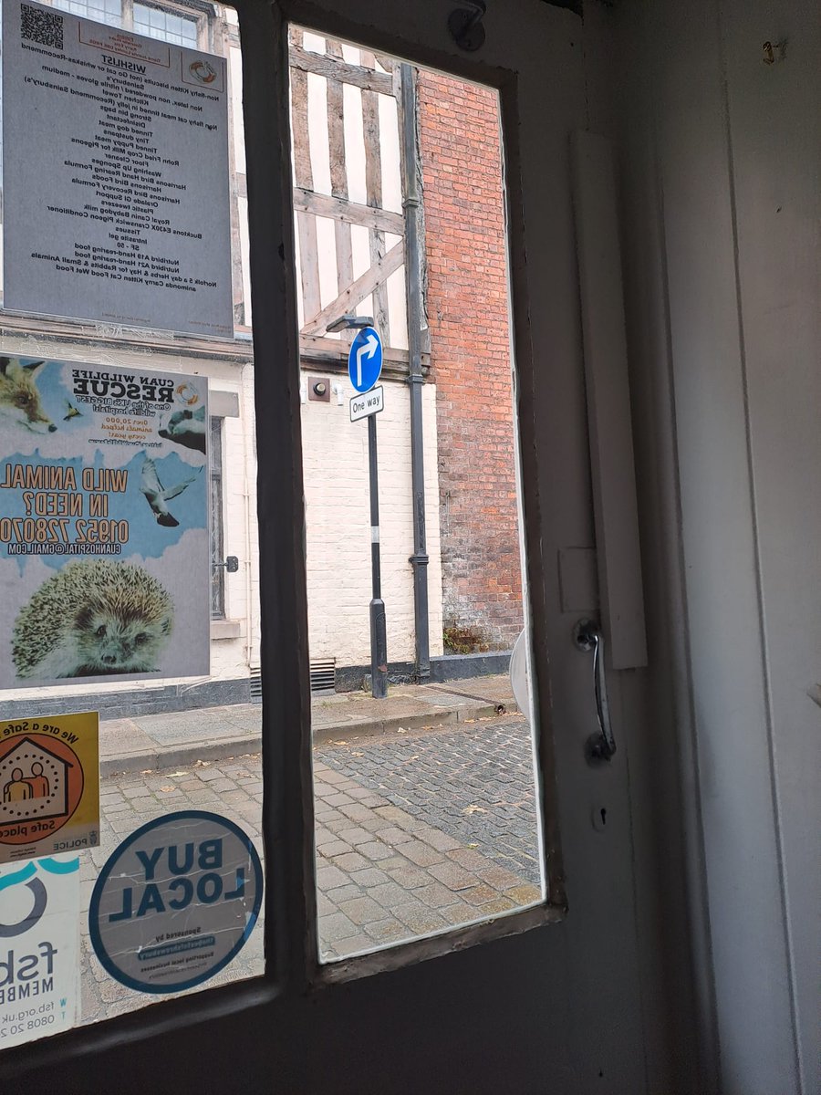 CuanWildlife's tweet image. Last month our Charity Shop Window in Shrewsbury was smashed
We would like to say a huge THANK YOU to Darwin Glass &amp;amp; Glazing for coming to our rescue and replacing the window
They are always available at a moments notice to help us out
#brokenwindow #smashed #wildlifecharity