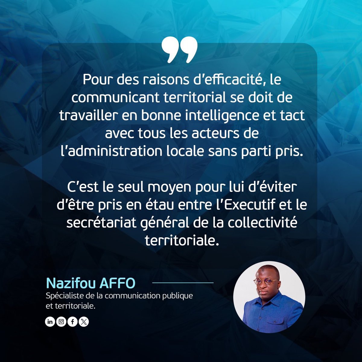 affonazifou's tweet image. La question du positionnement hiérarchique du communicant se pose avec acuité dans nos #CollTer.

Le communicant doit pouvoir travailler aussi bien avec le cabinet (politique) que le SG (Public) tout en gardant à l’esprit l’intérêt général qui doit guider ses actions de com.