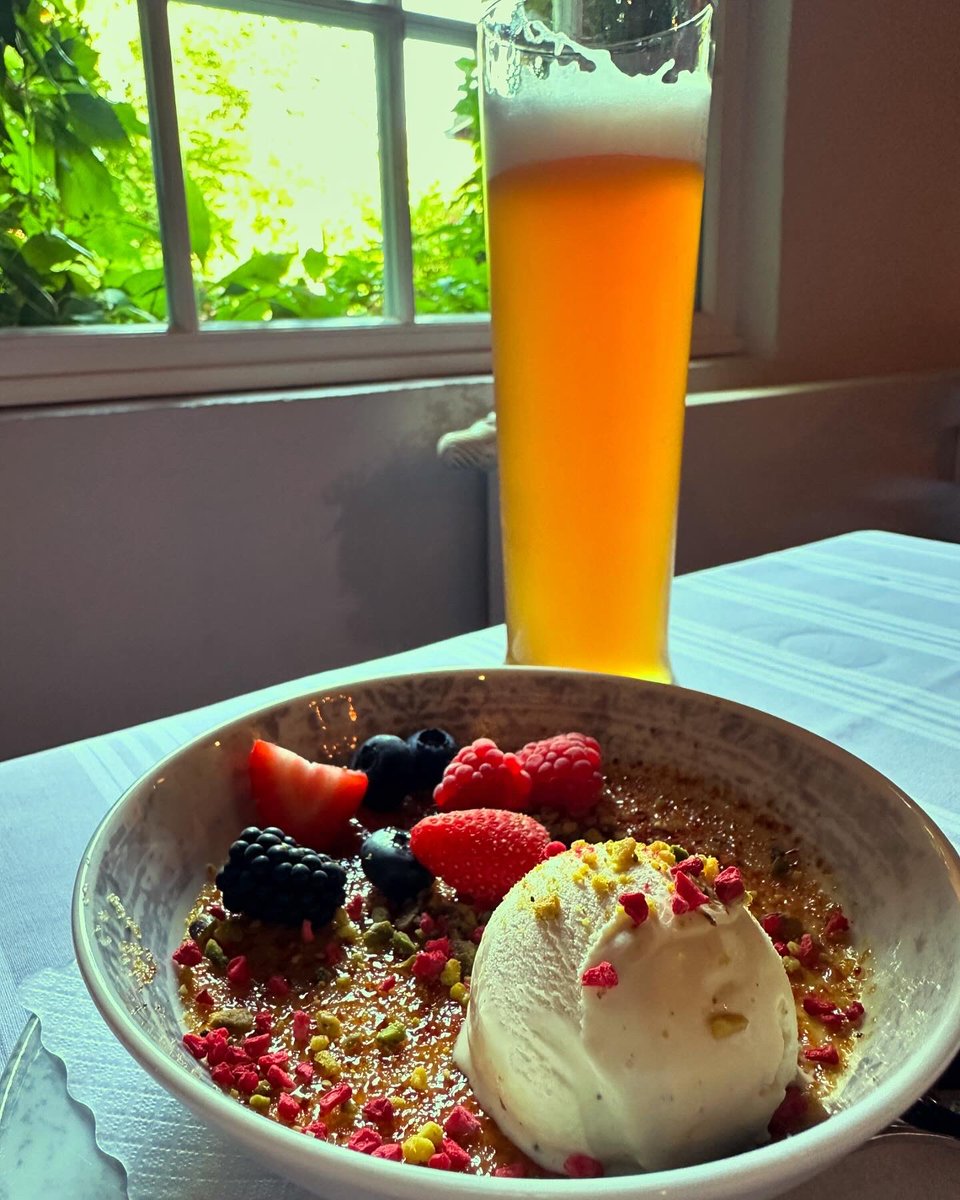 gummibierchen's tweet photo. Letzter #Snack im #AtriumStendal mit #MangoCremeBrulee &amp; @krombacher #Weizenbier.Alles Gute für die Zukunft🍺 #krombacher #krombacherWeizen #krombacherbeer #bierliebe #bierdurst #bierdestages #bierlaune #bierzeit #biertest #feierabendbier #beerporn #beerlife #bierlust #bierglück https://t.co/af6i3BNB1h