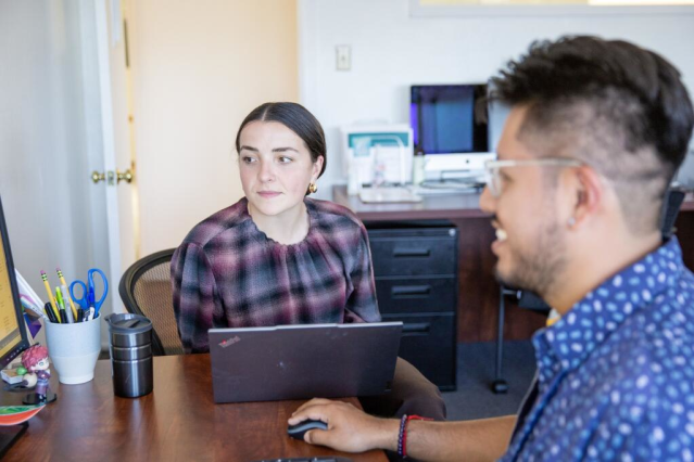 Cheeks8383's tweet photo. Why these local employers switched to a 4-day workweek — and many others are considering it. Insightful research around the compressed workweek from @RobertHalf's jobs expert Terah Brossart Daniels. #4dayworkweek #employmenttrends https://t.co/vh4OIORCyJ https://t.co/8M48Sc2gdo