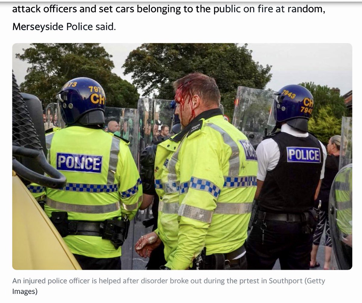 DanielDanny4755's tweet photo. I heard the far right gang of thugs who rioted&wrecked #Southport
for the sheer joy of it & put several policemen/women in hospital
are coming to #Hull& #Leeds this coming Saturday- I’ve warned my family to keep out of #TownCentre
#PeacefulProtestOnly https://t.co/PVstD6U2Wc