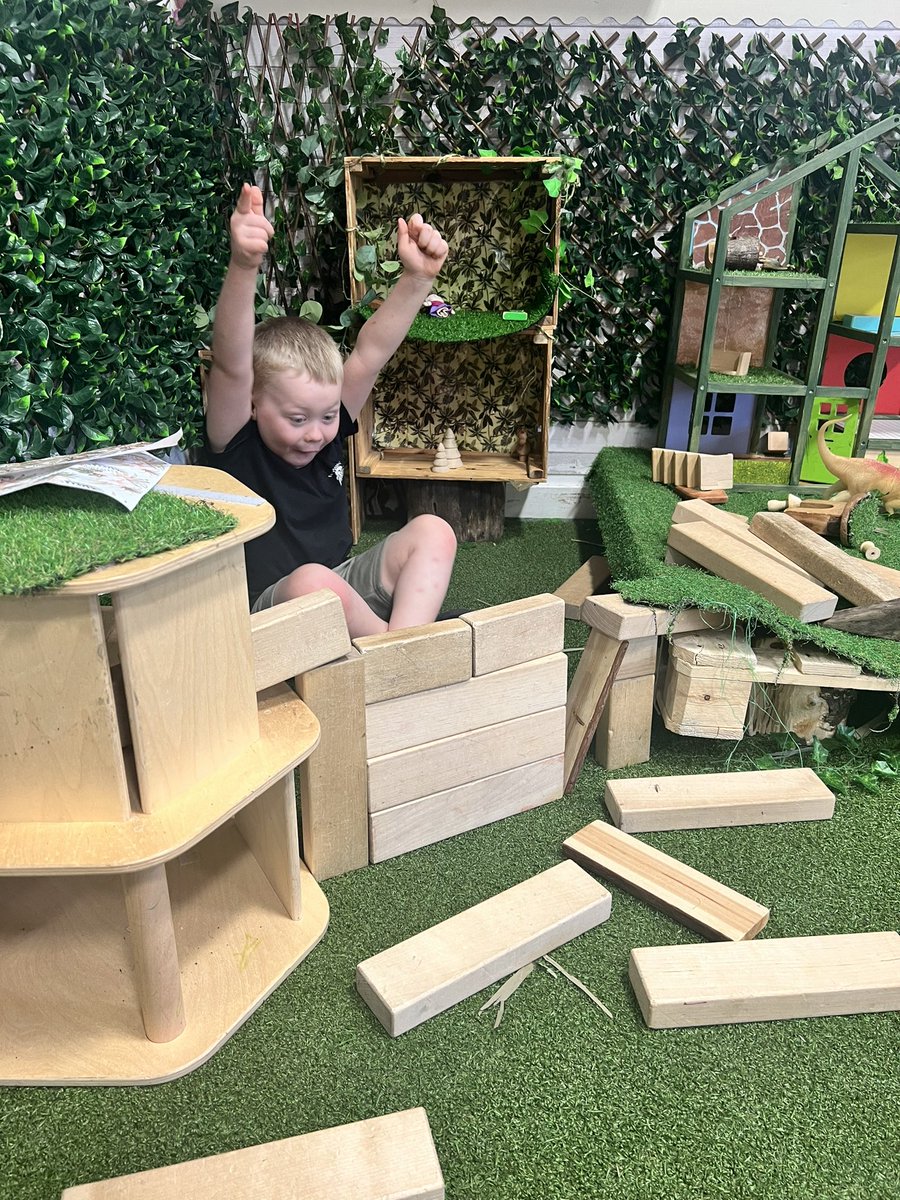 🚧🔨🧱 
We are showcasing our fantastic problem solving skills when constricting our Dino cage 🦖🦕. It was a little tricky but with perseverance, trial and error we were able to create a fabulous structure that will keep our dinos safe. <a href="/SLCEarlyLearn/">SLC Early Learning</a>
